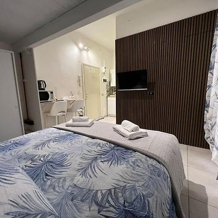 Tiny & Cosy Studio Flat In Комо Екстериор снимка