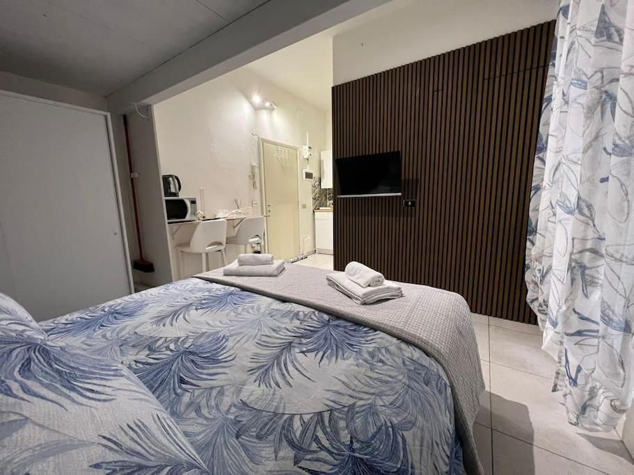 Tiny & Cosy Studio Flat In Комо Екстериор снимка