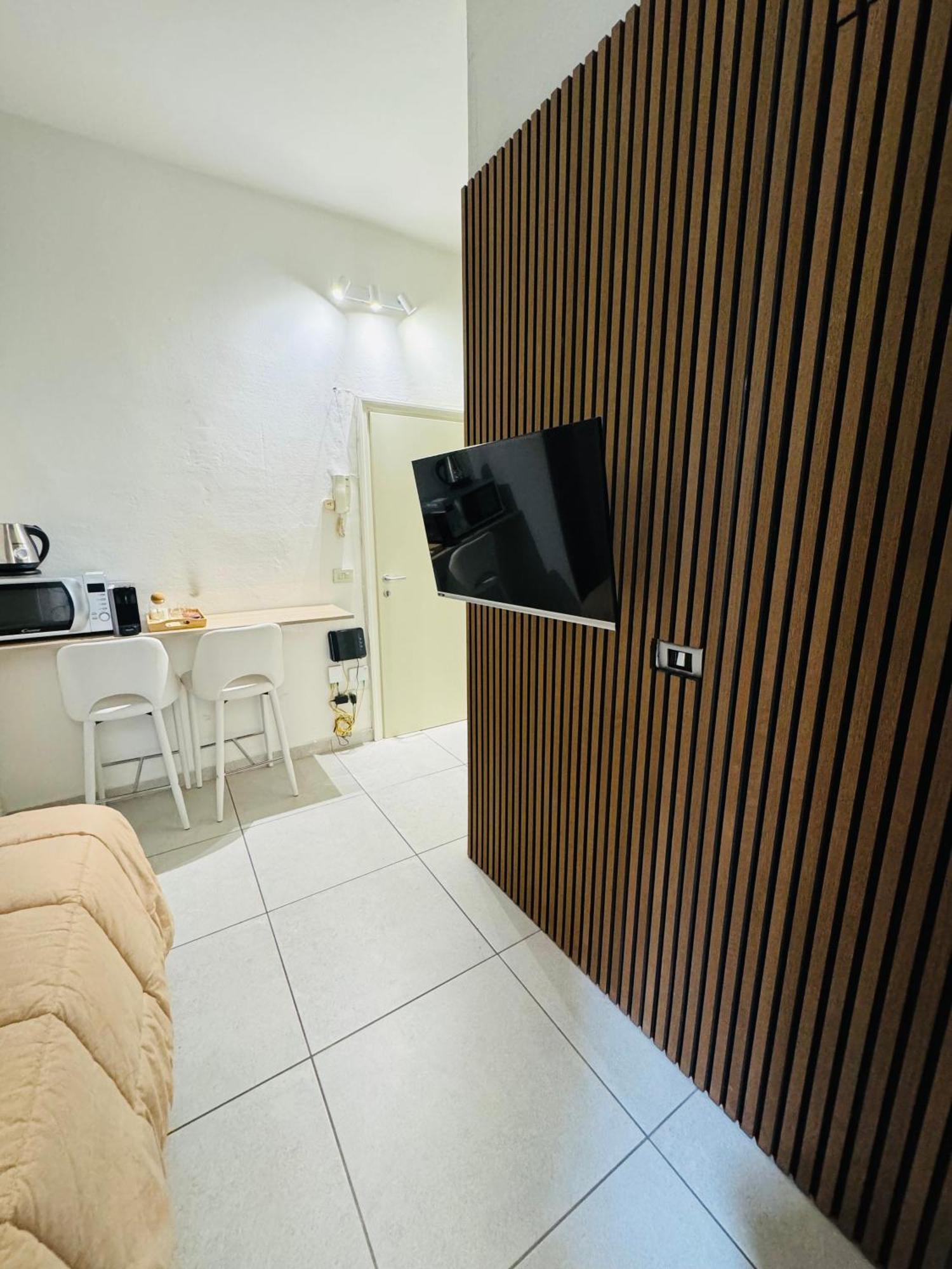 Tiny & Cosy Studio Flat In Комо Екстериор снимка