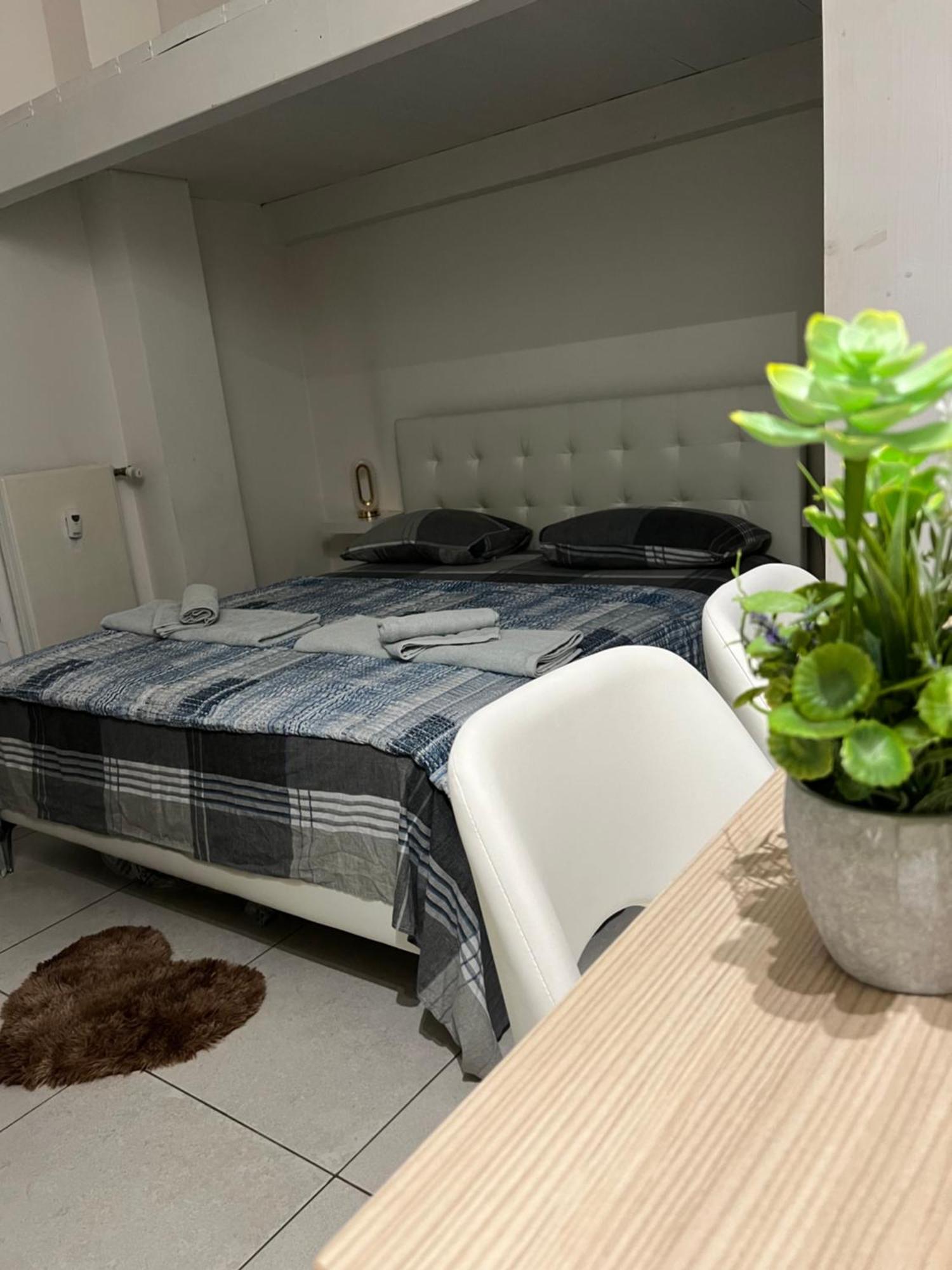 Tiny & Cosy Studio Flat In Комо Екстериор снимка